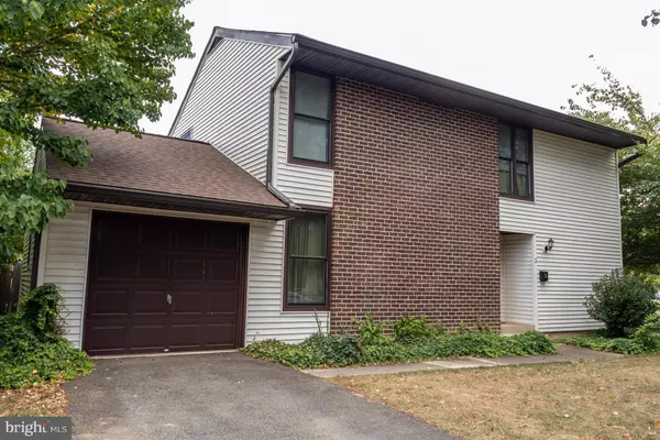 East Windsor, NJ 08520,2 ENFIELD DR