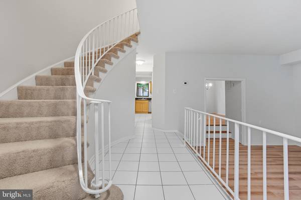 Columbia, MD 21044,10369 MAYWIND CT