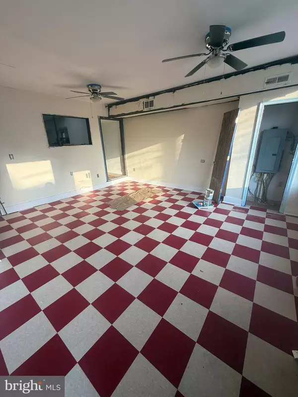 Ardmore, PA 19003,107 E COUNTY LINE RD #1