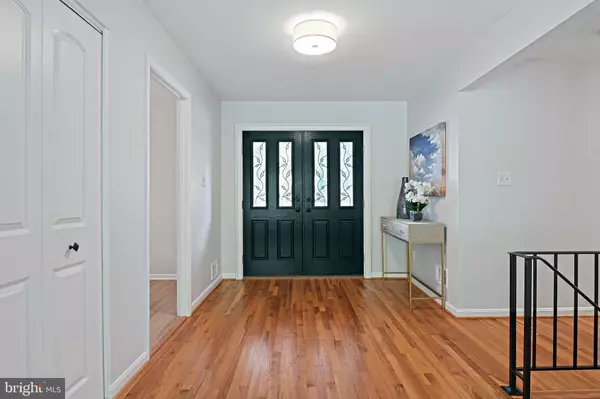 Vienna, VA 22182,10200 TAMARACK DR