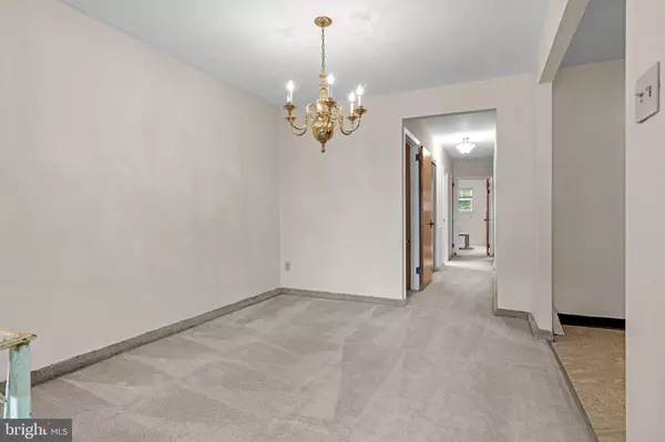 Philadelphia, PA 19115,9990 SANDY RD