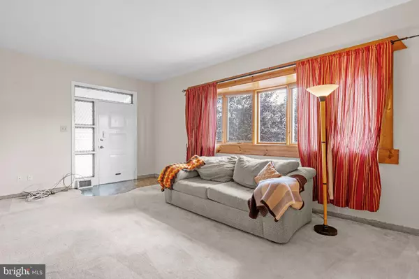 Philadelphia, PA 19115,9990 SANDY RD