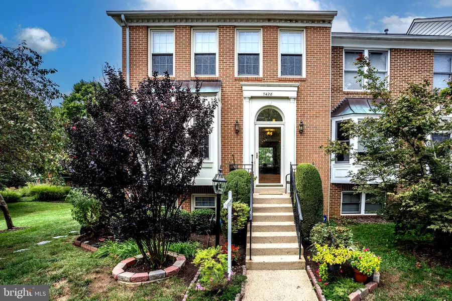 7428 HEATHERFIELD LN, Alexandria, VA 22315