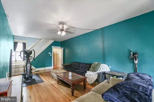 Trenton, NJ 08610,207 HOWELL ST