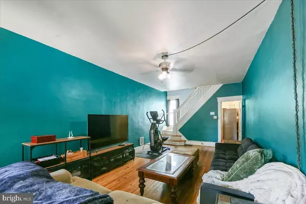 Trenton, NJ 08610,207 HOWELL ST
