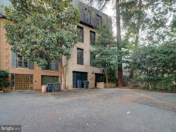 Washington, DC 20008,2142 CATHEDRAL AVE NW