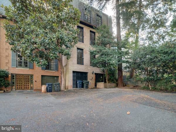 Washington, DC 20008,2142 CATHEDRAL AVE NW