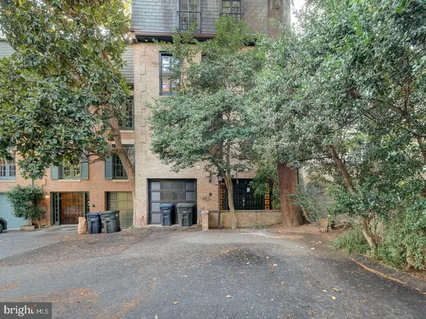 Washington, DC 20008,2142 CATHEDRAL AVE NW