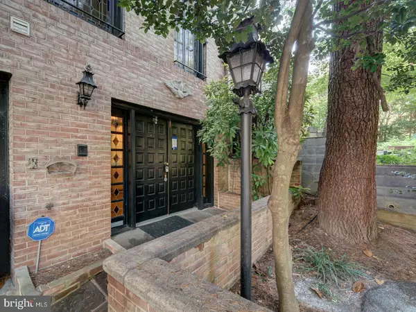 Washington, DC 20008,2142 CATHEDRAL AVE NW