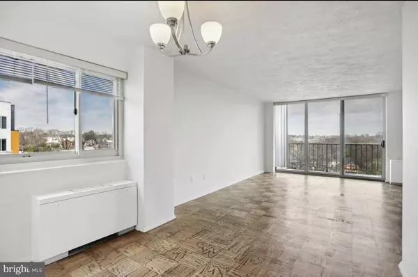 Alexandria, VA 22302,4520 KING ST #709