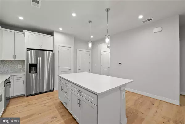 Herndon, VA 20171,2320 FIELD POINT RD #103