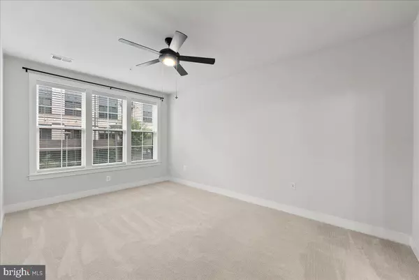 Herndon, VA 20171,2320 FIELD POINT RD #103