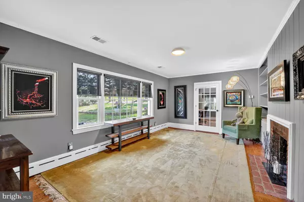 Oakton, VA 22124,2714 HUNTER MILL RD