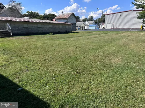 Etters, PA 17319,27 E BROADWAY