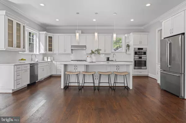 Falls Church, VA 22043,7606 LEONARD DR