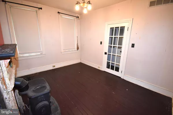 Burlington, NJ 08016,103 W UNION ST