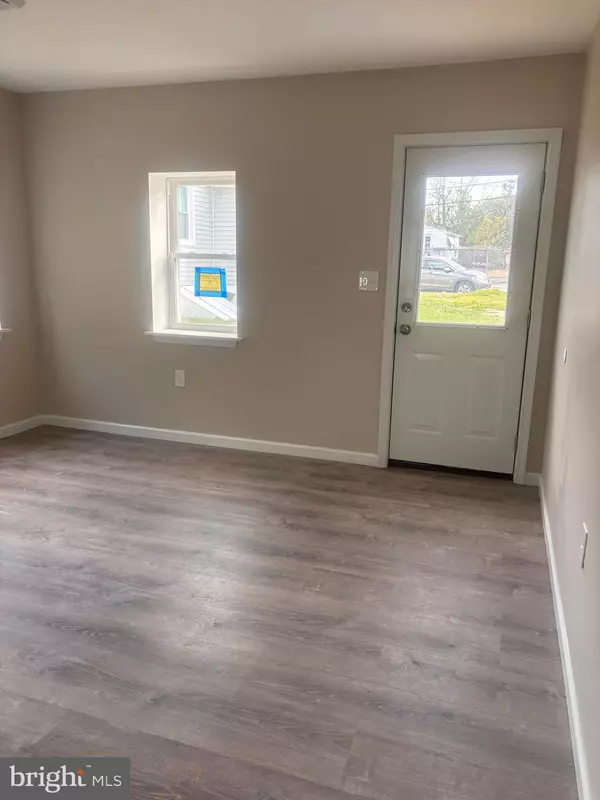 Pennsville, NJ 08070,113 1/2 N HOOK RD