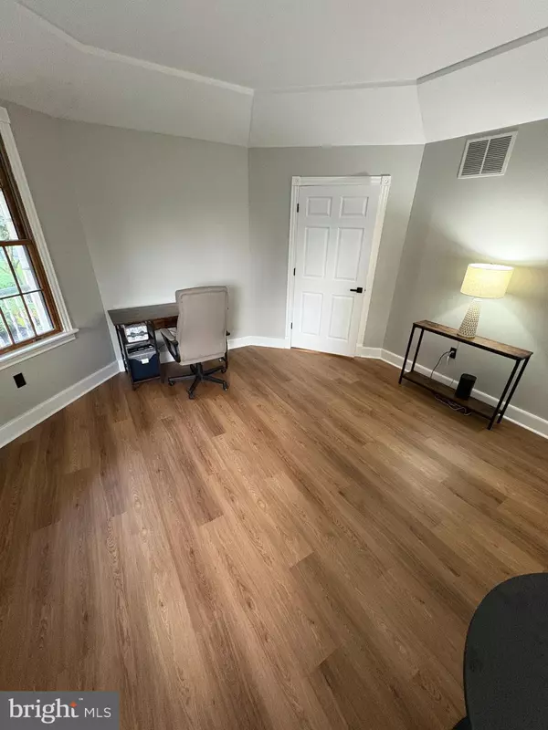 Mullica Hill, NJ 08062,16 WASHINGTON AVE