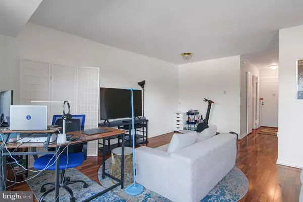 Washington, DC 20024,700 7TH ST SW #119