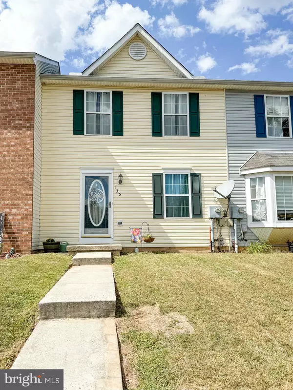 Littlestown, PA 17340,135 APPLE GROVE LN