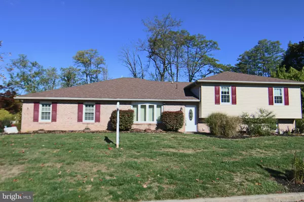 4914 KILLINGTON DR, Harrisburg, PA 17112