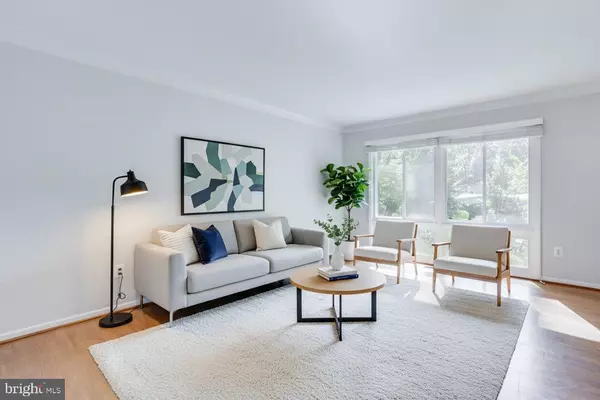 Fairfax, VA 22030,10113 CAVALRY DR