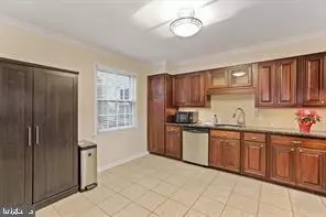 Bethesda, MD 20816,4809 SANGAMORE RD #6