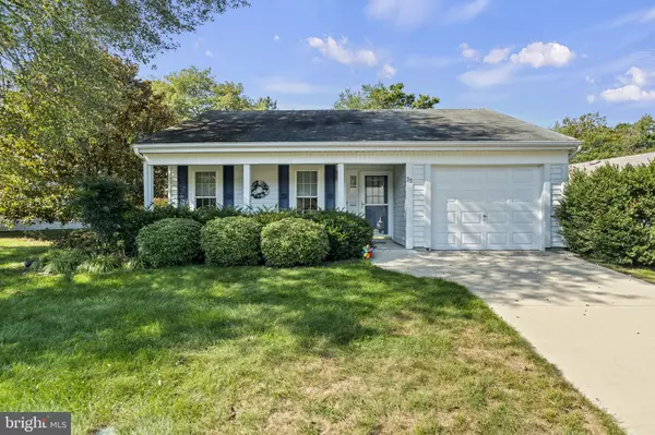 33 DUNSTABLE RD, Southampton, NJ 08088