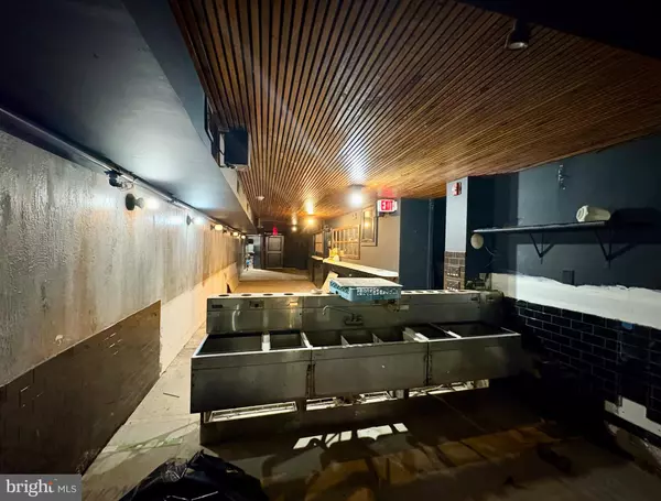 Philadelphia, PA 19103,112 S 18TH ST