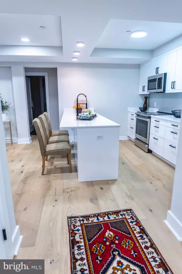 Washington, DC 20002,919 12TH ST NE #202