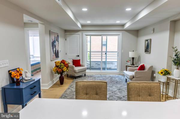 919 12TH ST NE #202, Washington, DC 20002