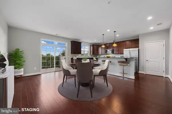 Ellicott City, MD 21043,5929-2 LOGANS WAY #24