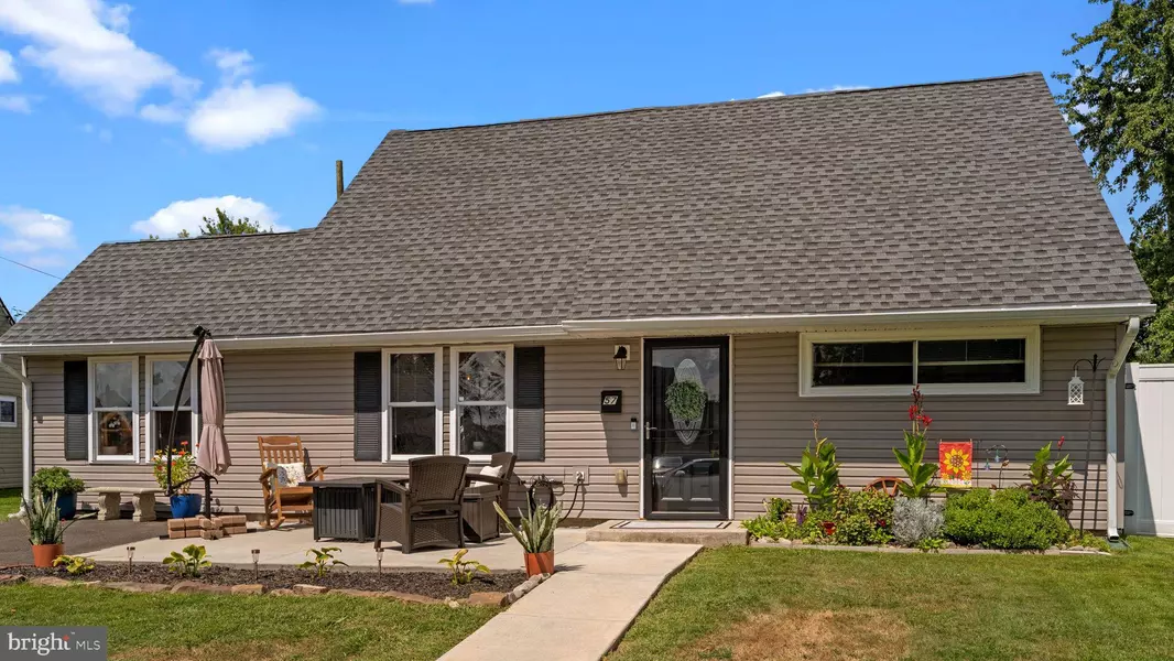 57 ISLAND RD, Levittown, PA 19057