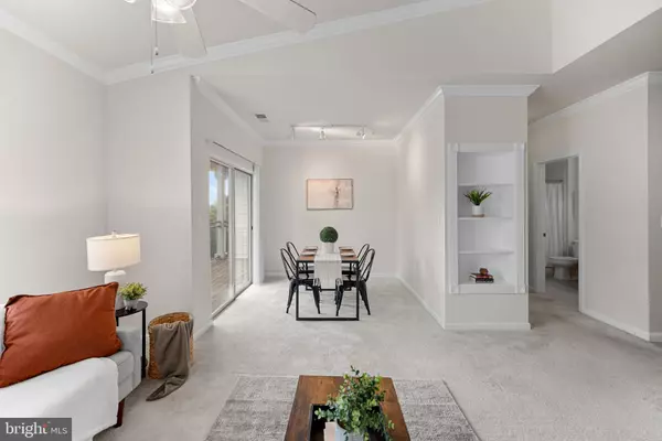 Fairfax, VA 22030,12120 GARDEN RIDGE LN #401