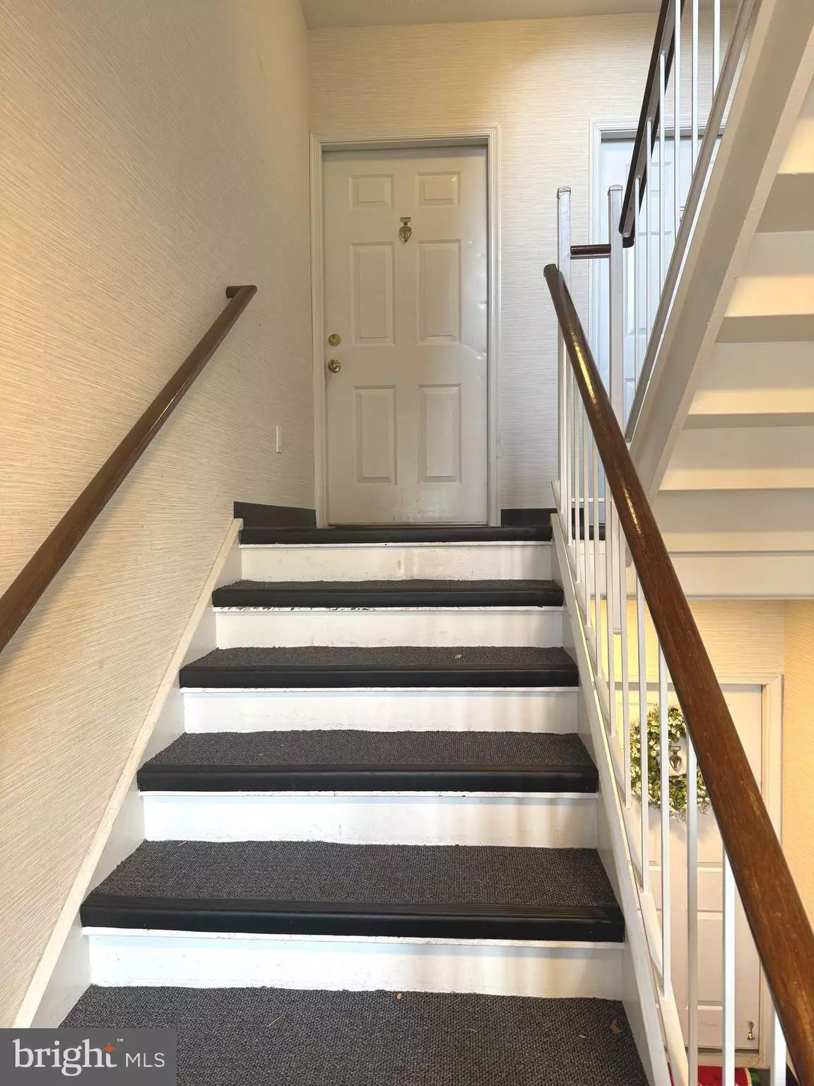 Leesburg, VA 20175,114 PROSPERITY AVE SE #C