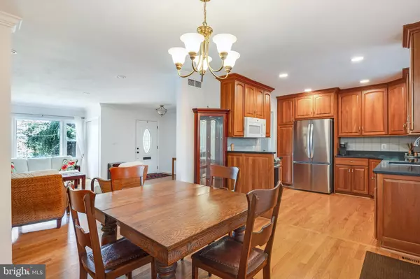 Falls Church, VA 22044,3308 PEACE VALLEY LN