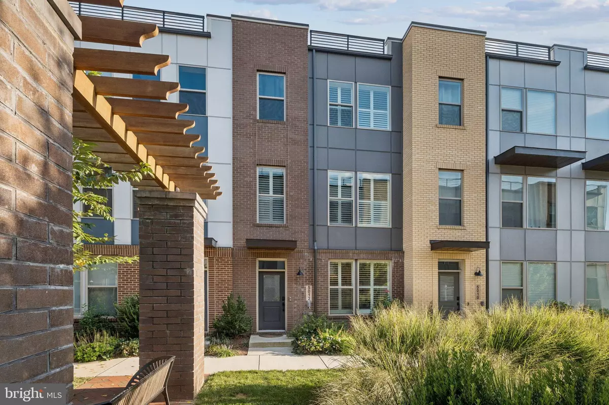 Rockville, MD 20852,5012 OAKMOORE DR