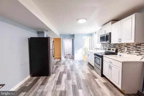 Clinton, MD 20735,6911 GROVETON DR