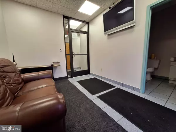 Darby, PA 19023,19 JACKSON AVE #SUITE A
