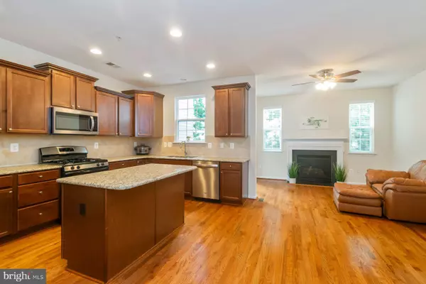 Glen Burnie, MD 21060,720 HIDDEN OAK LN