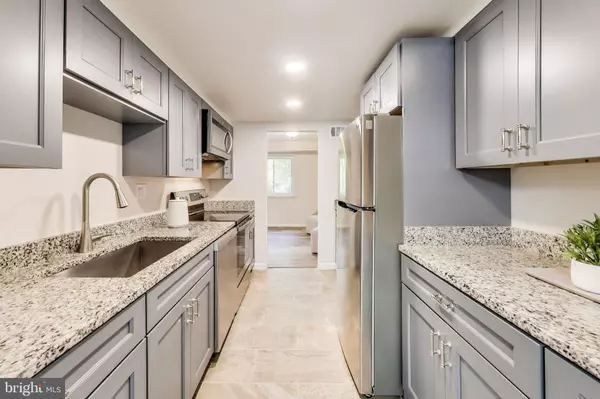 Burke, VA 22015,6027 KERRWOOD ST