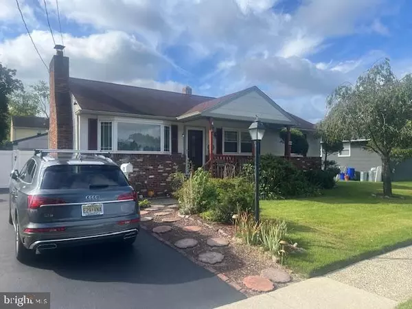 Magnolia, NJ 08049,608 GRANT AVE