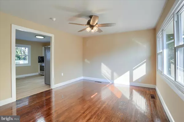 Harrisburg, PA 17109,914 LAKEWOOD DR