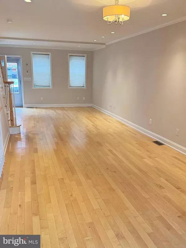 Philadelphia, PA 19145,2733 S CLEVELAND ST