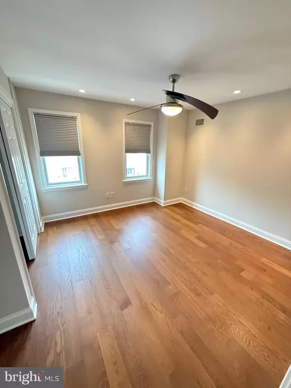 Philadelphia, PA 19145,2733 S CLEVELAND ST