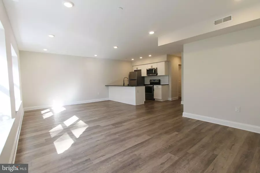 492 ROXBOROUGH AVE #102, Philadelphia, PA 19128