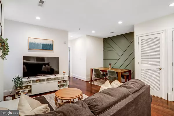 Washington, DC 20007,3937 DAVIS PL NW #1