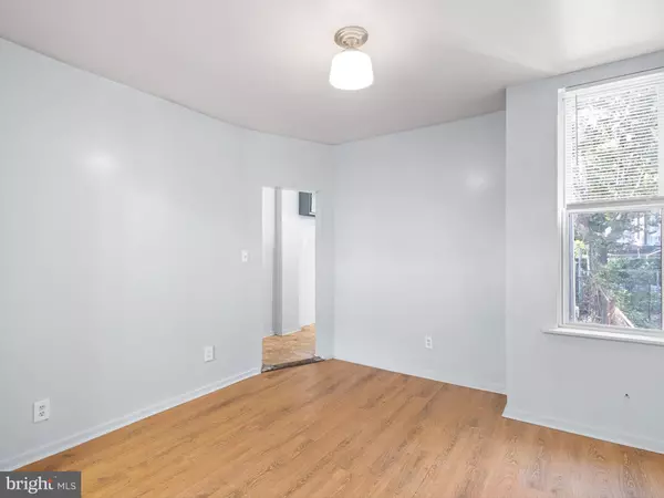 Chester, PA 19013,930 PENNELL ST