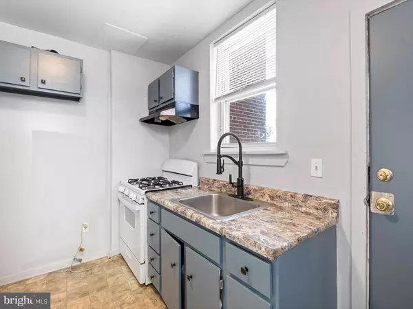 Chester, PA 19013,930 PENNELL ST