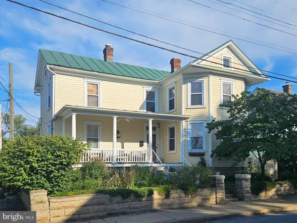 20 BLUE RIDGE AVE, Front Royal, VA 22630